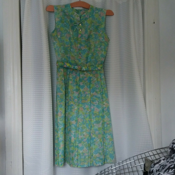 Vintage Pastel Floral Dress - Picture 10 of 11